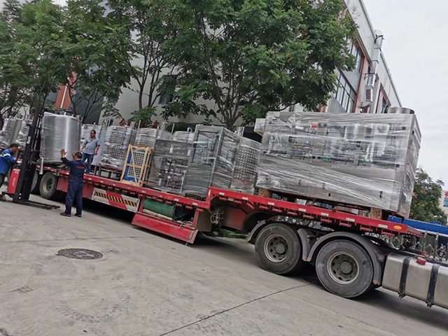 <b>藍莓酒設（shè）備無花果酒生產線草莓酒生產設備桑葚</b>